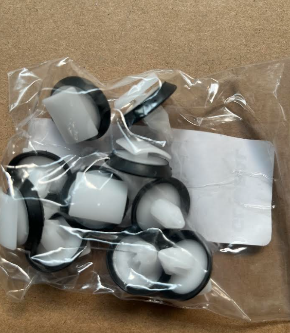 VW Crafter & T-Cross Clips (10) OE part: WHT008801, WHT008733